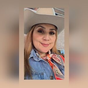 Meet your Posher, Melani